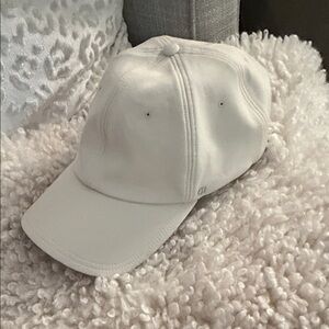 Lululemon cream baseball hat